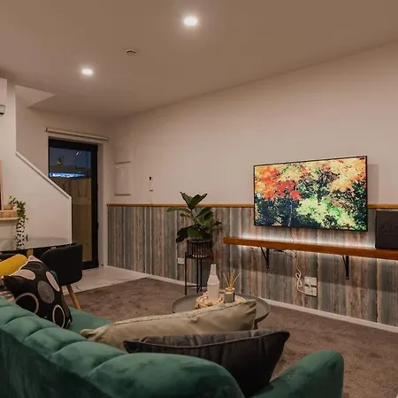 Casino Luxury Suite City Centre - Sleeps 5
